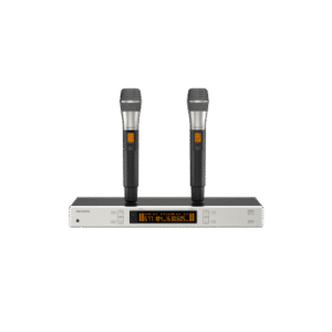 Sistema de Micrófono Inalámbrico UHF / 2 Canales / 2 Micrófonos de Mano / Frecuencia 821-942 MHz / Distancia 100 m / Salida Balanceada y No Balanceada / Sincronización Infrarroja / Recepción True Diversity